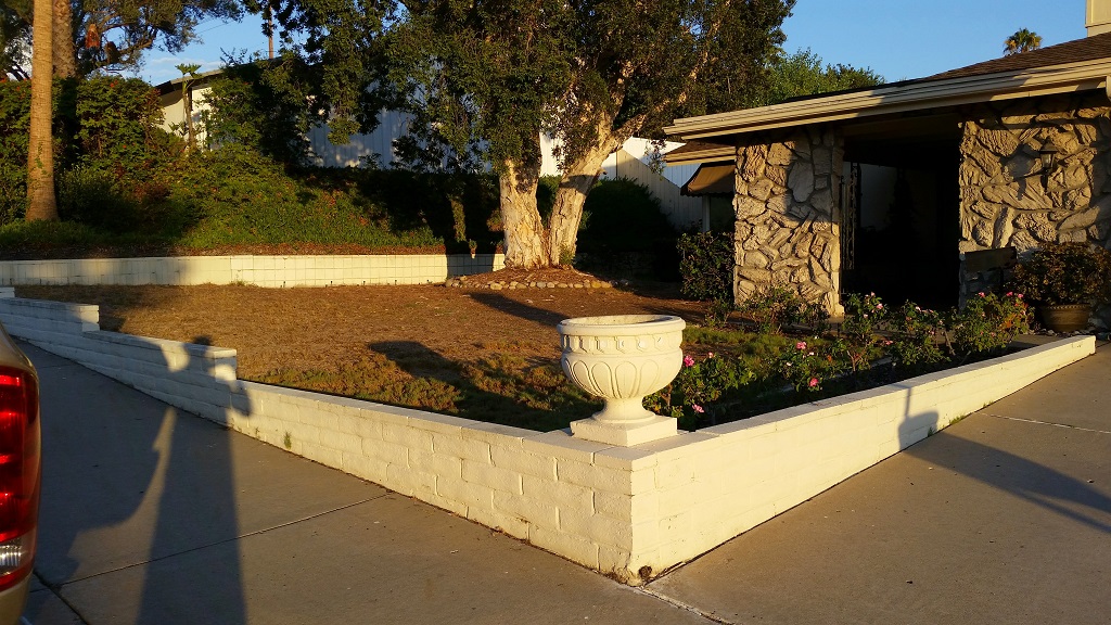 Before Front Yard Remodel In San Diego